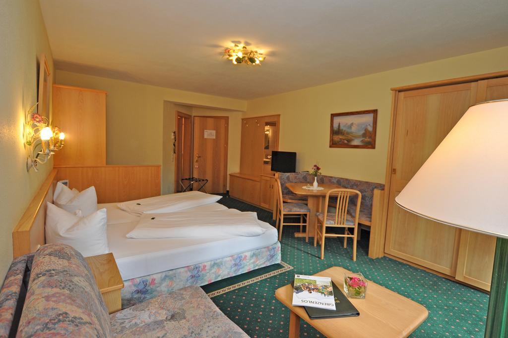 Double or Twin Room,130547846:JPEG
